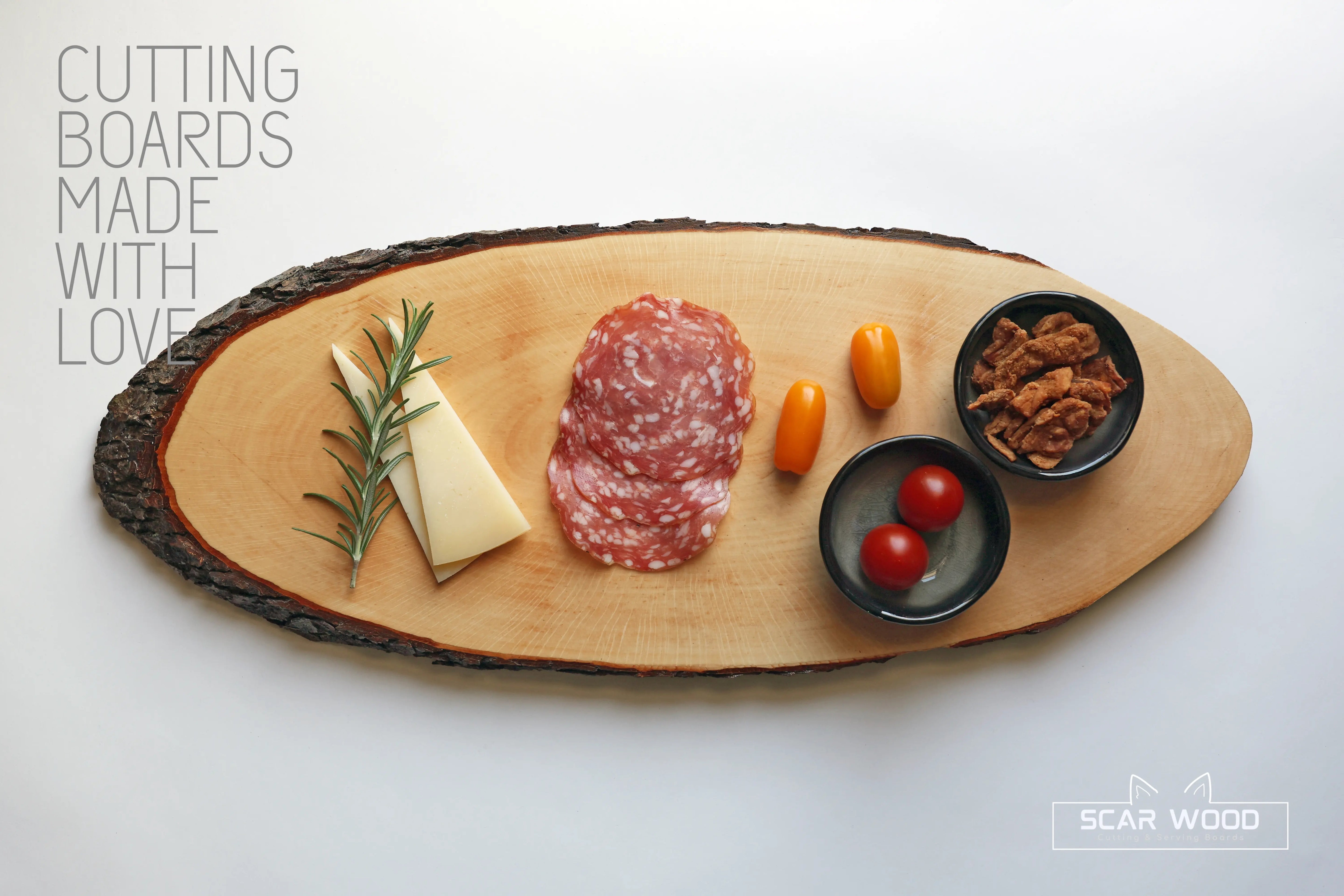 Medium (35–39cm) Oval Lacquered Alder Serving Board