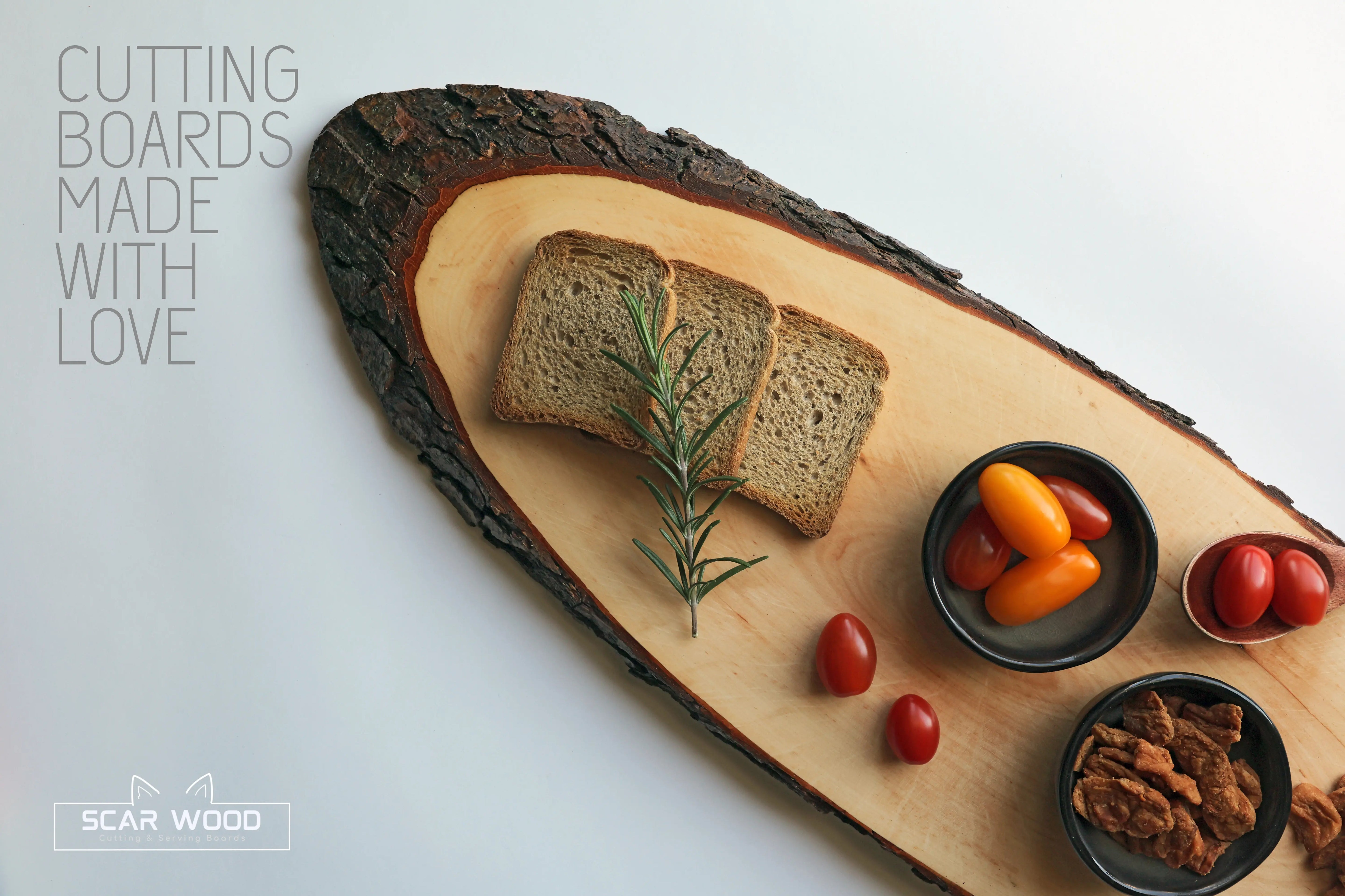 Large (50–59cm) Oval Lacquered Alder Serving Board