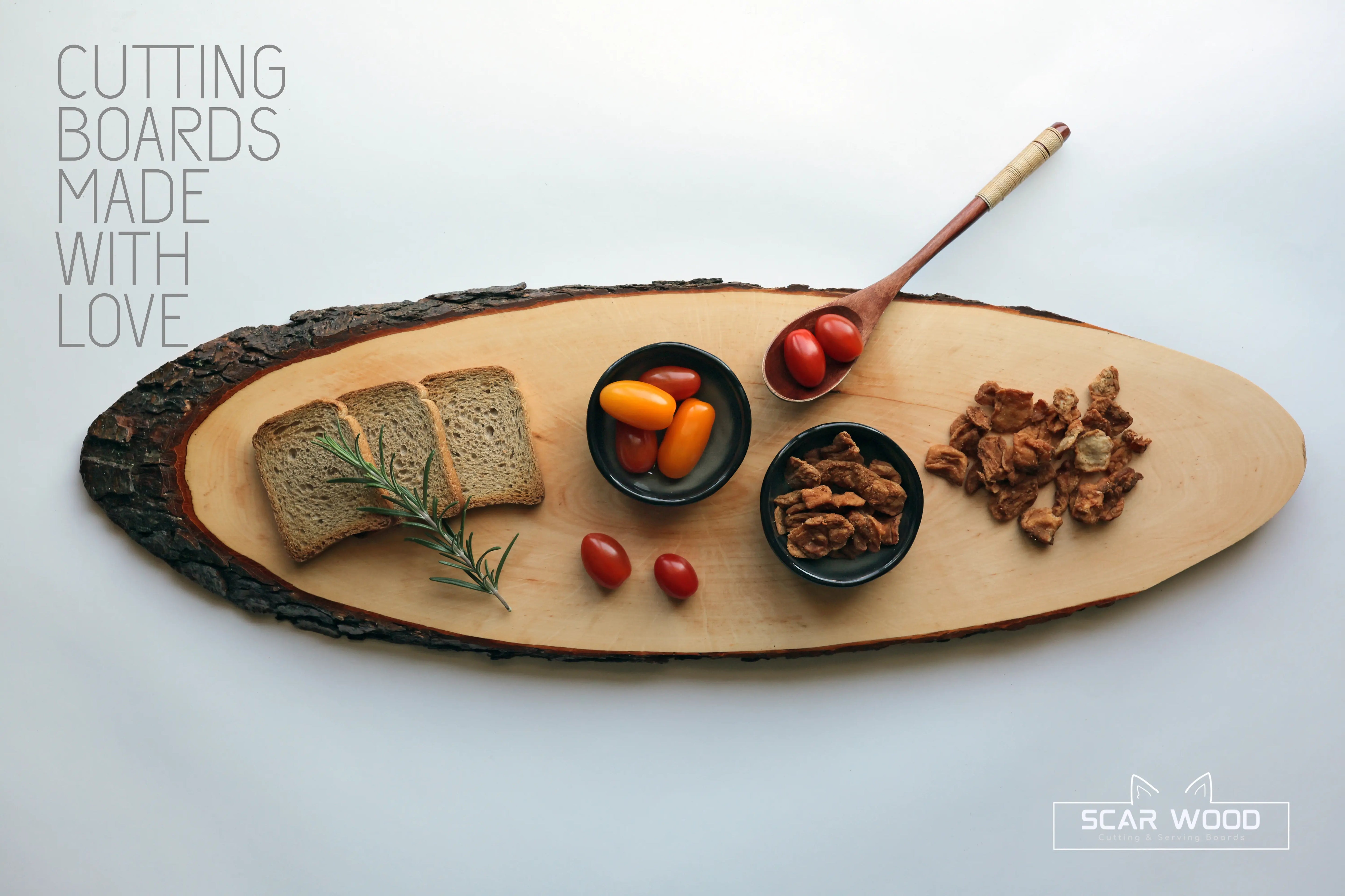 Large (60–69cm) Oval Lacquered Alder Serving Board