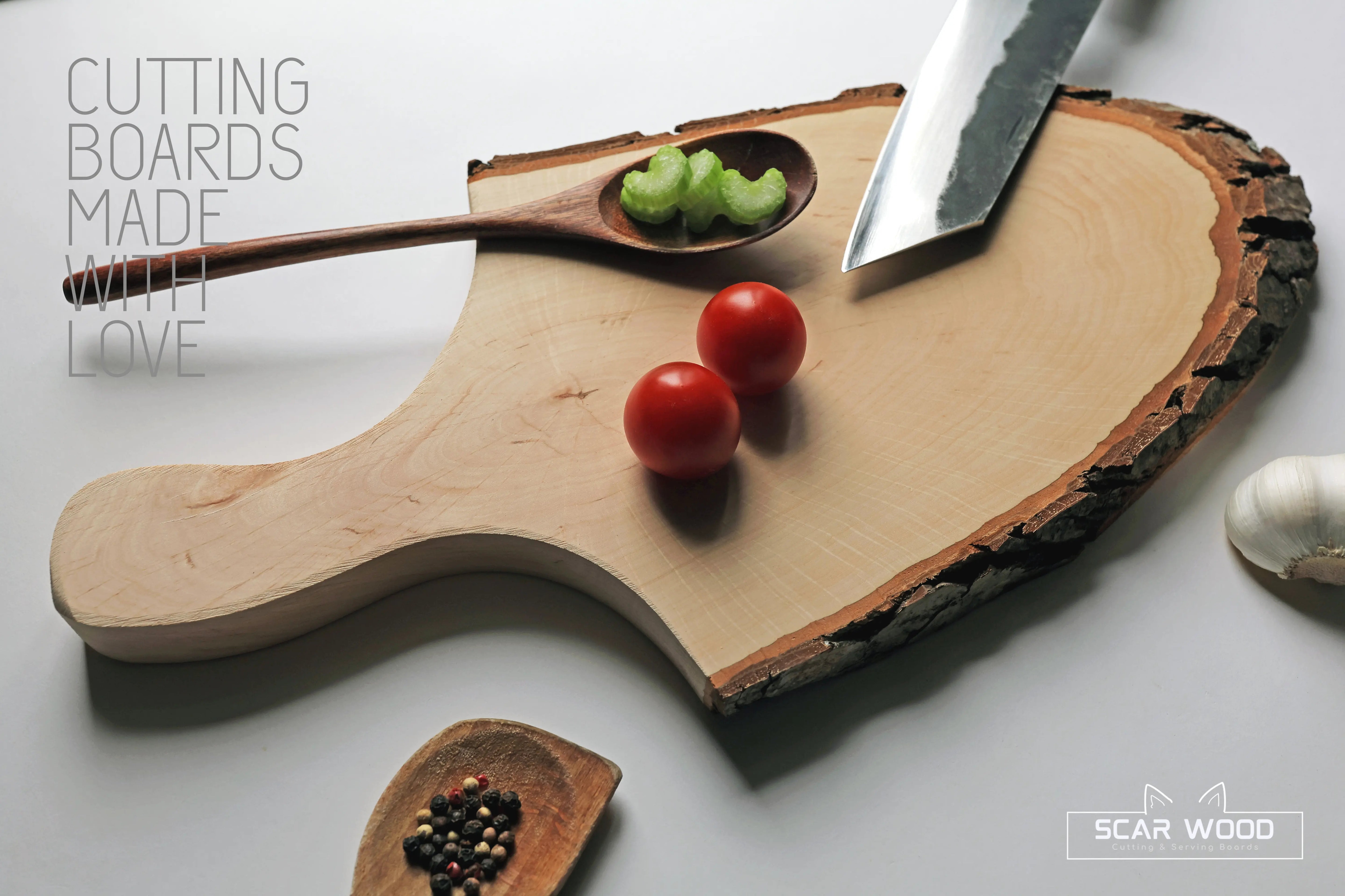 Large (50–60cm) Oval Natur Alder Serving Board with Handle