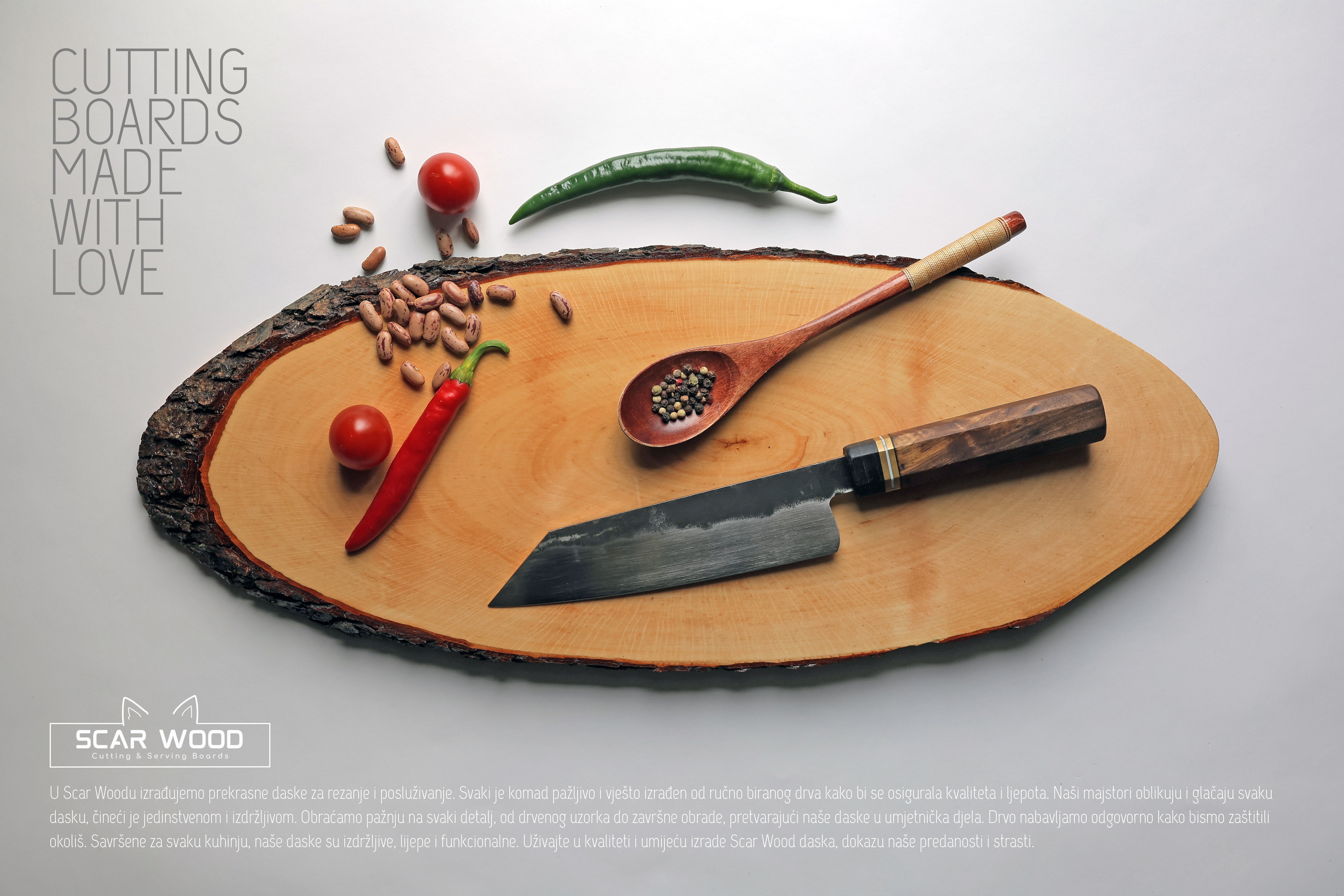 Oval Serving Board with Bark - FSC® Lacquered Alder 35-39 cm