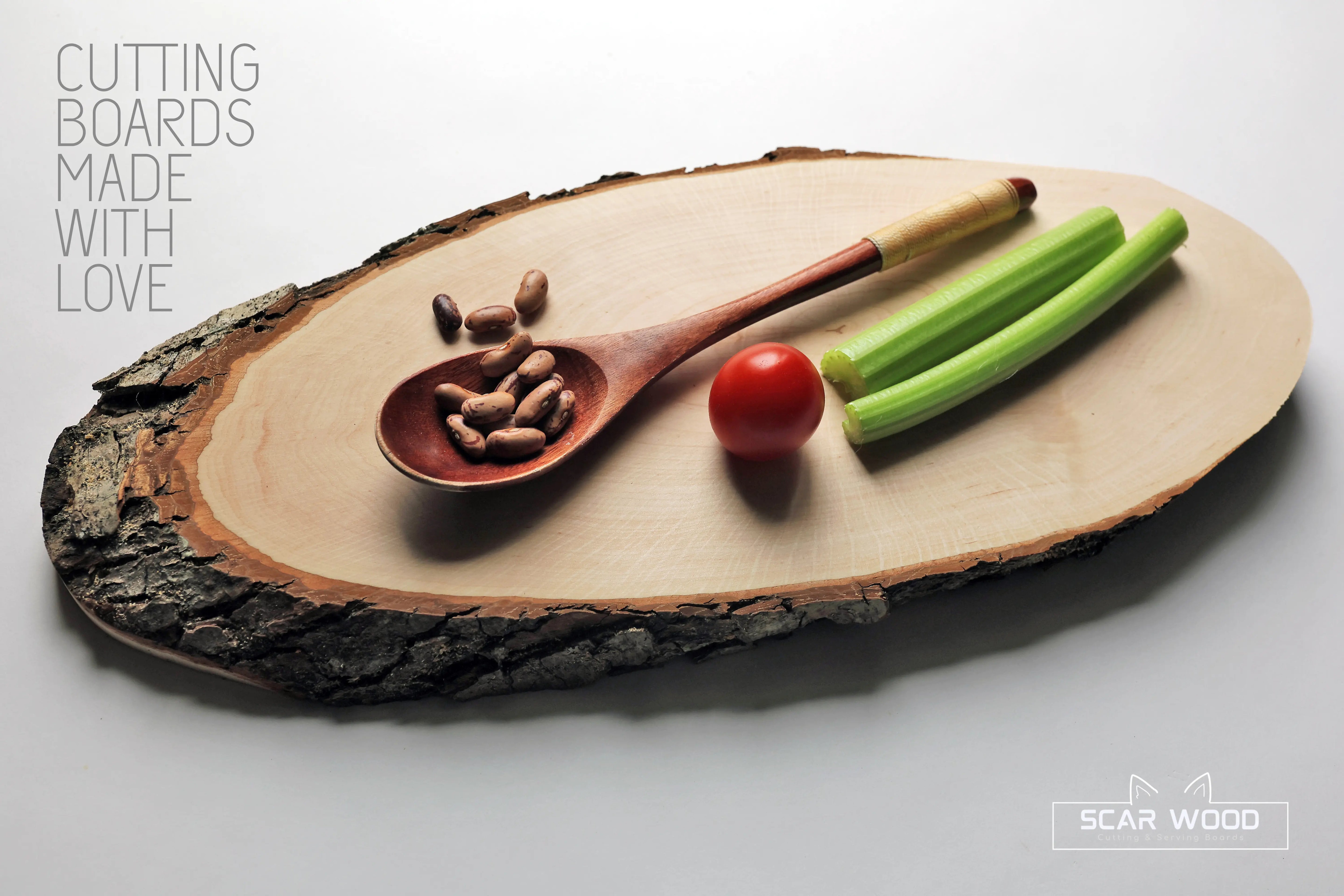 Oval Serving Board with Bark - FSC® Natur Alder 20-23 cm